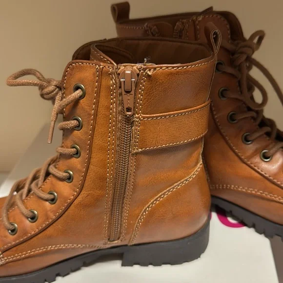 So combat boot size 6.5 - Picture 6 of 9